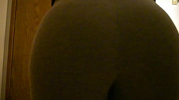Bbw MILF with a huge ass loves to be groped (Old vid)
