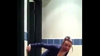 She Almost Got Caught Peeing On Starbucks Toilet Floor - hotpeegirls.com