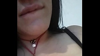 rica mujer me enseña sus tetas[1]