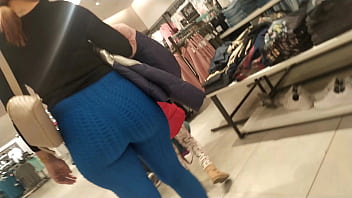 Hermoso culo en 4 leggins