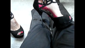 foot & shoe fetish trample